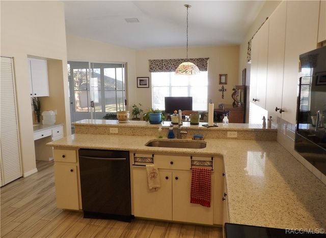 4614 N Crestline Drive, Beverly Hills, FL 34465