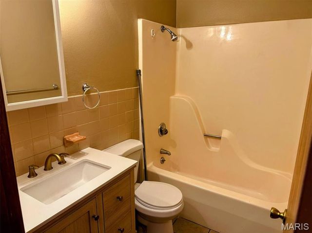 101 W 5th Street 2, Cahokia, IL 62206