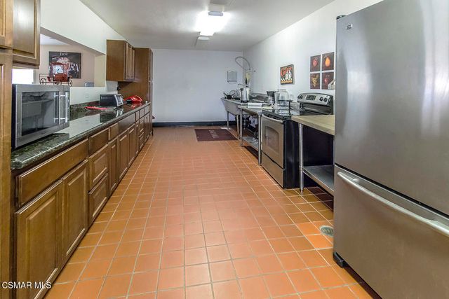 291 Sequoia Court 25, Thousand Oaks, CA 91360