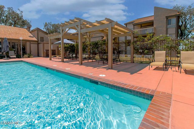 291 Sequoia Court 25, Thousand Oaks, CA 91360