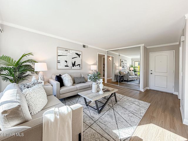 291 Sequoia Court 25, Thousand Oaks, CA 91360