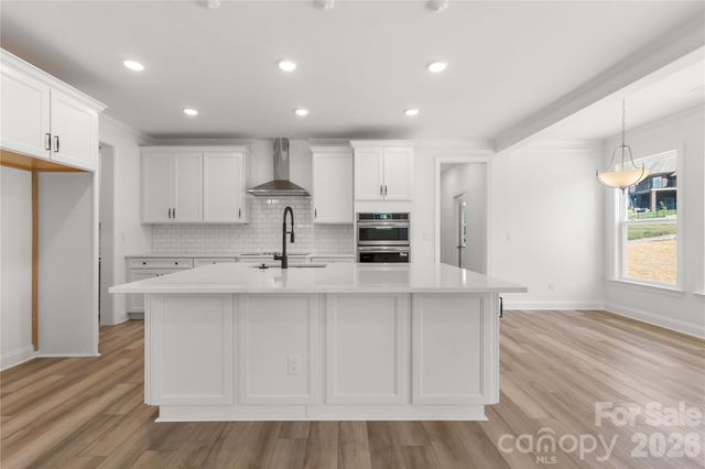 5944 Bakers Point, Hickory, NC 28602
