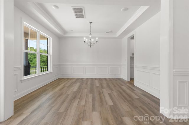 5944 Bakers Point, Hickory, NC 28602