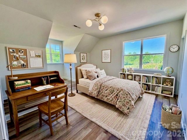 5944 Bakers Point, Hickory, NC 28602