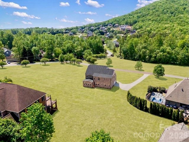 5944 Bakers Point, Hickory, NC 28602