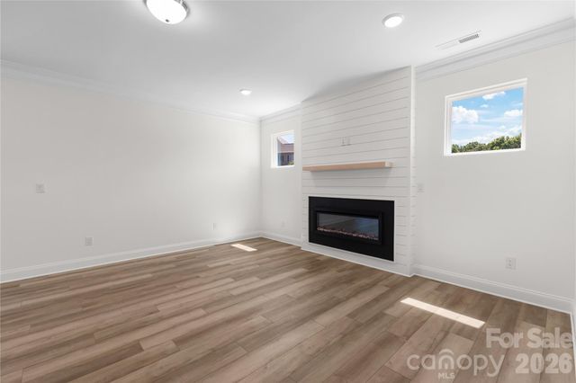 5944 Bakers Point, Hickory, NC 28602