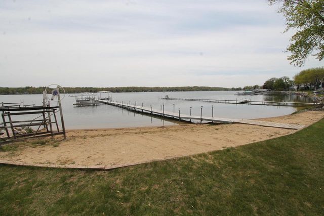 312 Knobes AVENUE, Twin Lakes, WI 53181