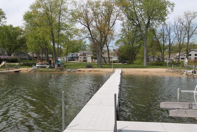 312 Knobes AVENUE, Twin Lakes, WI 53181