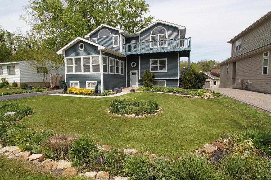 312 Knobes AVENUE, Twin Lakes, WI 53181