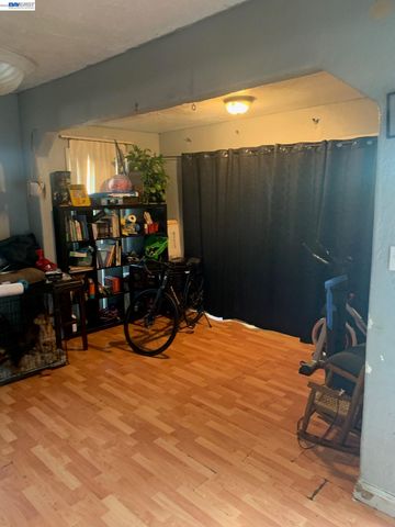 7333 Lockwood St, Oakland, CA 94621