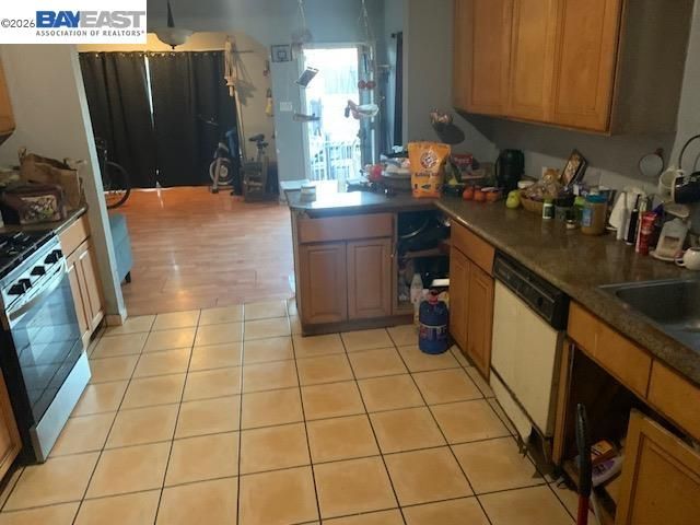 7333 Lockwood St, Oakland, CA 94621