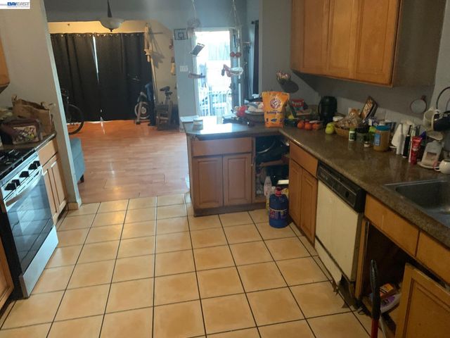 7333 Lockwood St, Oakland, CA 94621