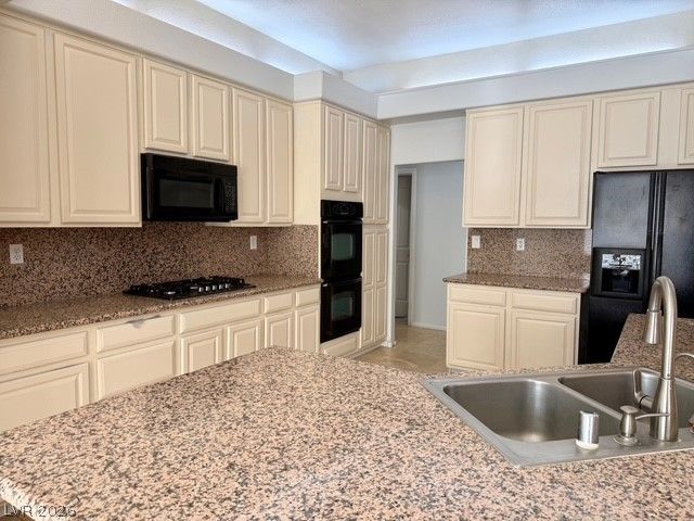 1612 Hidden Spring Drive, Las Vegas, NV 89117