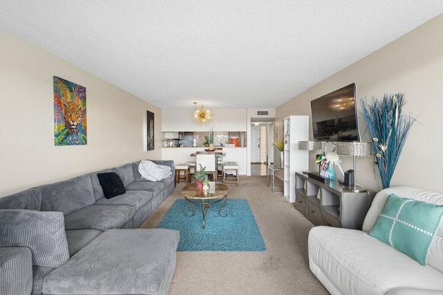 8030 Hampton Boulevard 404, North Lauderdale, FL 33068