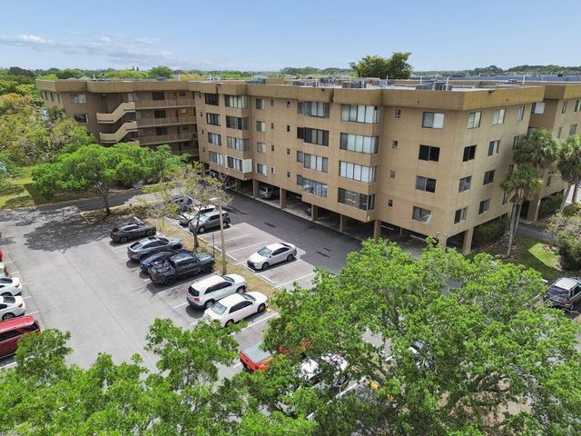 8030 Hampton Boulevard 404, North Lauderdale, FL 33068