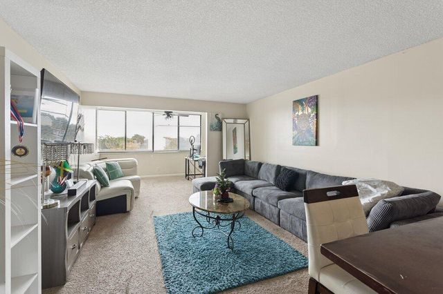 8030 Hampton Boulevard 404, North Lauderdale, FL 33068