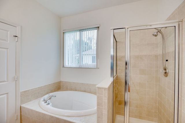 617 Carriage Lake Way, Vero Beach, FL 32968