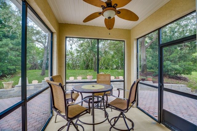 617 Carriage Lake Way, Vero Beach, FL 32968