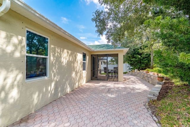 617 Carriage Lake Way, Vero Beach, FL 32968