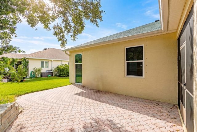 617 Carriage Lake Way, Vero Beach, FL 32968