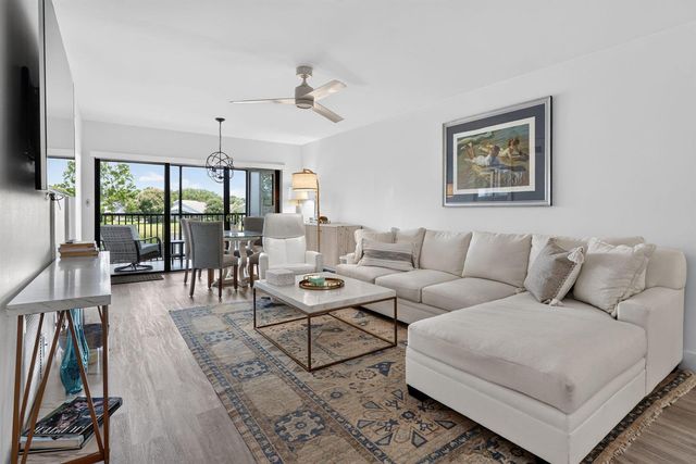12829 Briarlake Drive 201, Palm Beach Gardens, FL 33418