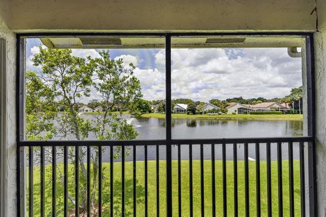 12829 Briarlake Drive 201, Palm Beach Gardens, FL 33418