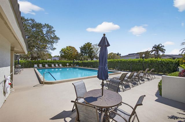 12829 Briarlake Drive 201, Palm Beach Gardens, FL 33418