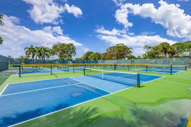 12829 Briarlake Drive 201, Palm Beach Gardens, FL 33418