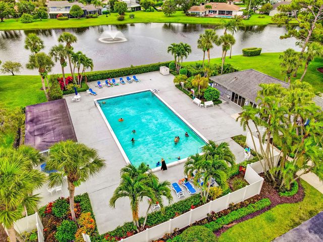 12829 Briarlake Drive 201, Palm Beach Gardens, FL 33418