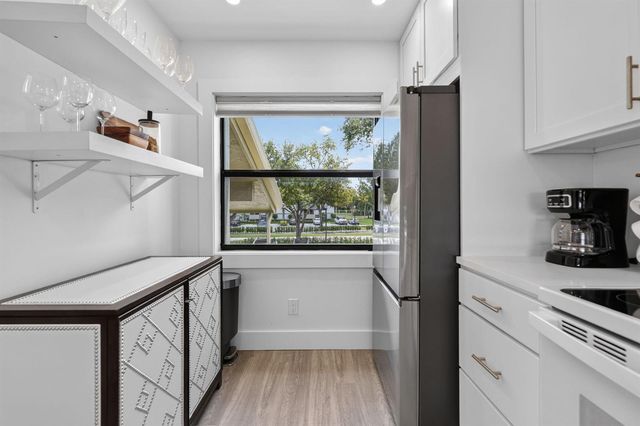 12829 Briarlake Drive 201, Palm Beach Gardens, FL 33418