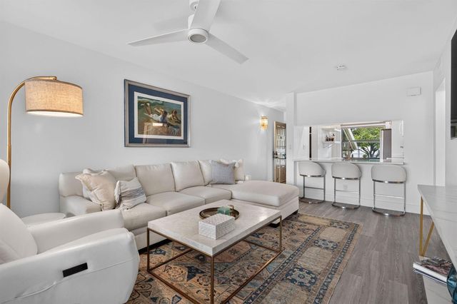 12829 Briarlake Drive 201, Palm Beach Gardens, FL 33418