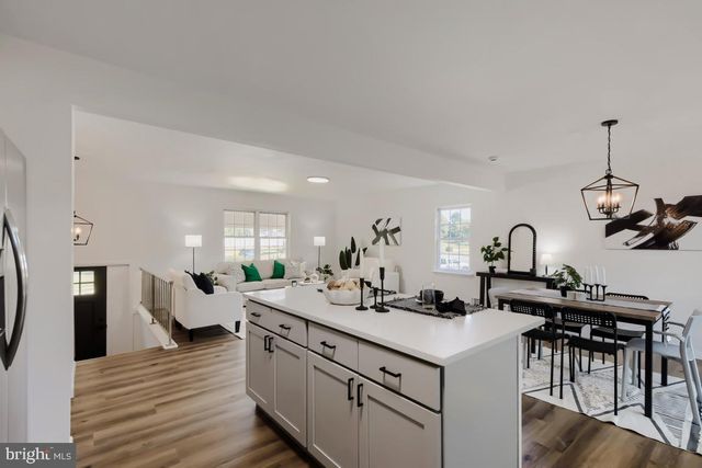 1324 PLEASANT VALLEY DR, Catonsville, MD 21228