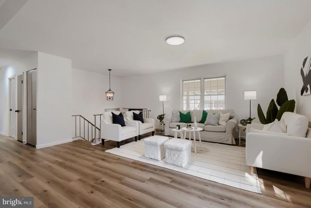 1324 PLEASANT VALLEY DR, Catonsville, MD 21228