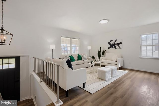 1324 PLEASANT VALLEY DR, Catonsville, MD 21228