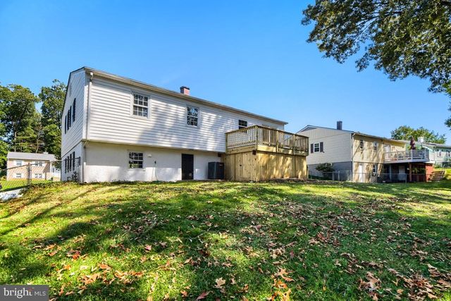 1324 PLEASANT VALLEY DR, Catonsville, MD 21228