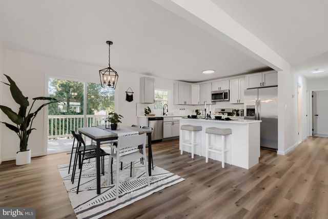 1324 PLEASANT VALLEY DR, Catonsville, MD 21228