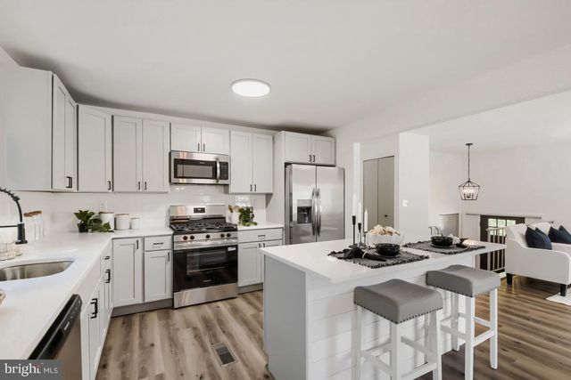 1324 PLEASANT VALLEY DR, Catonsville, MD 21228