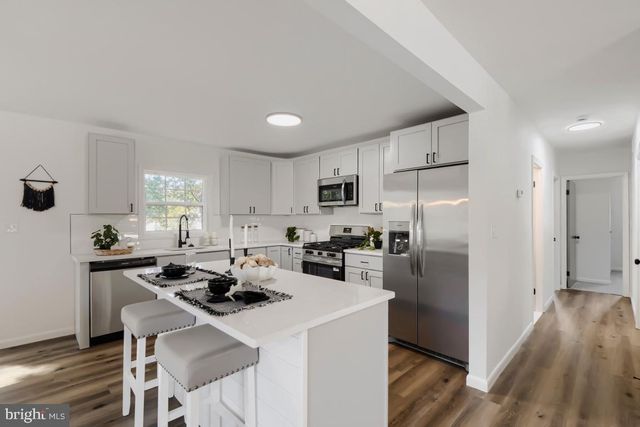 1324 PLEASANT VALLEY DR, Catonsville, MD 21228