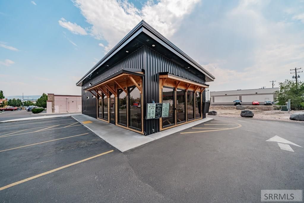 Image 5 of property listing at 4185 Pole Line Road, Pocatello, ID 83202