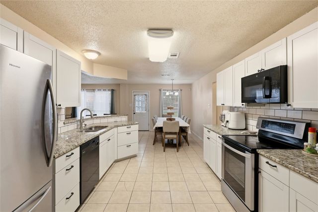 201 Jacob Drive, Glenn Heights, TX 75154