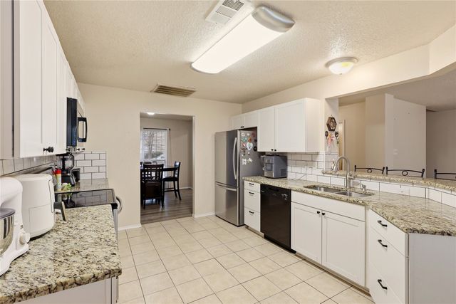 201 Jacob Drive, Glenn Heights, TX 75154