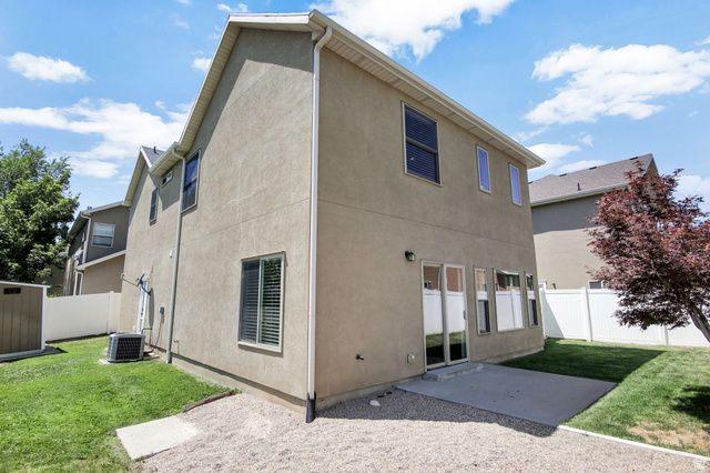 1409 E VERONA CREEK WAY, South Ogden, UT 84405