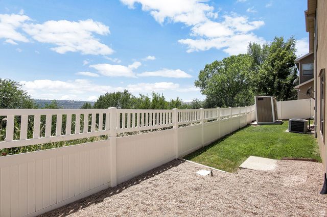 1409 E VERONA CREEK WAY, South Ogden, UT 84405