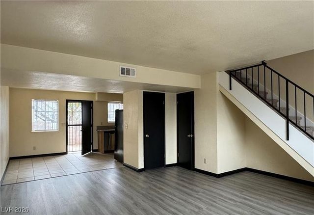 3500 Mercury Street G, North Las Vegas, NV 89030