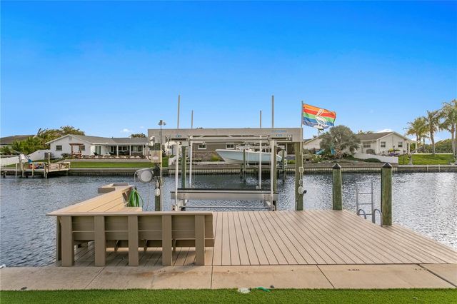 1320 52ND AVENUE NE, St Petersburg, FL 33703