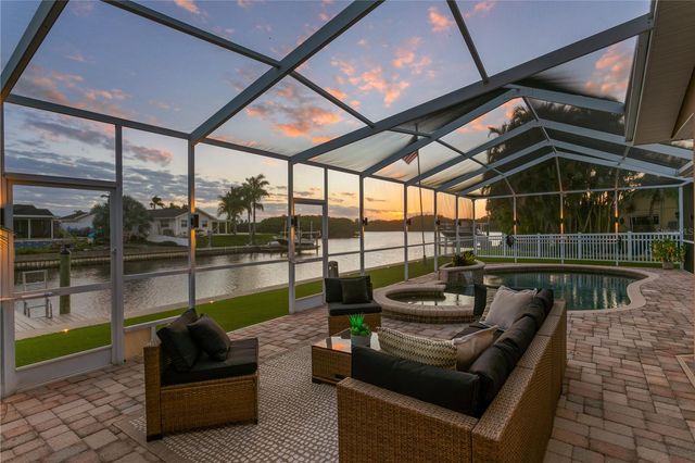 1320 52ND AVENUE NE, St Petersburg, FL 33703