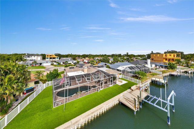 1320 52ND AVENUE NE, St Petersburg, FL 33703