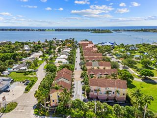 105 Harbors Way, Boynton Beach, FL 33435