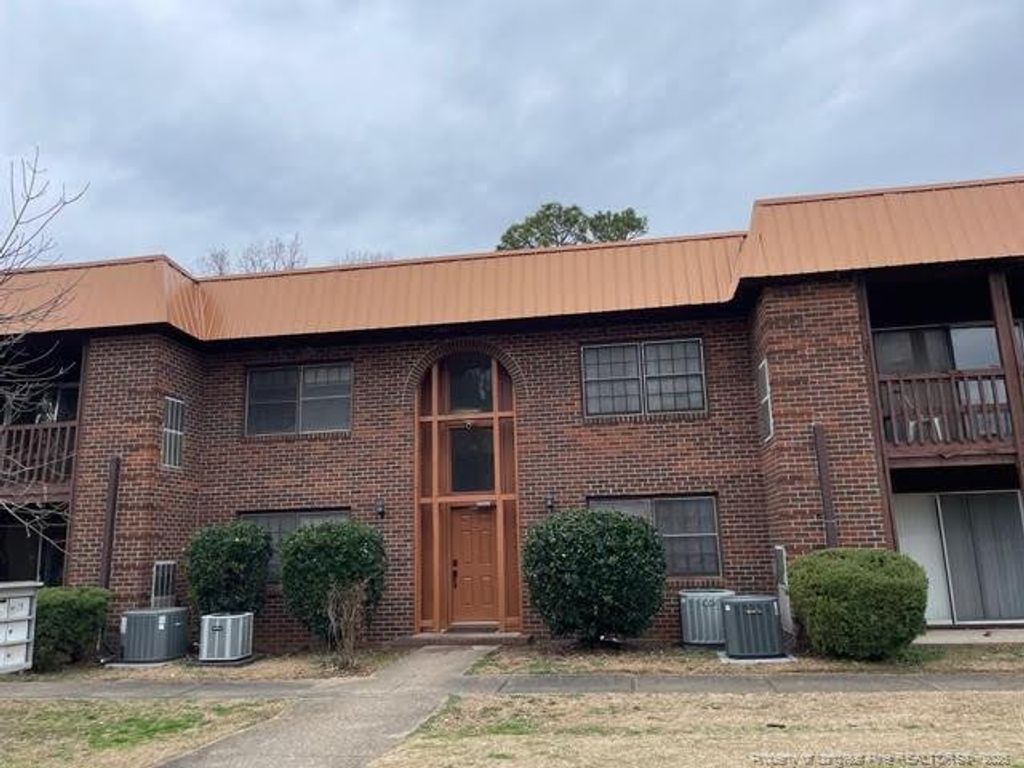 629 Gables Court, Fayetteville, NC 28301