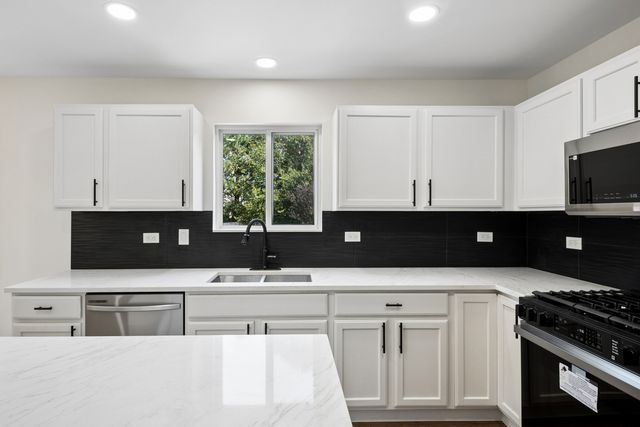 3412 Harms Road, Joliet, IL 60435